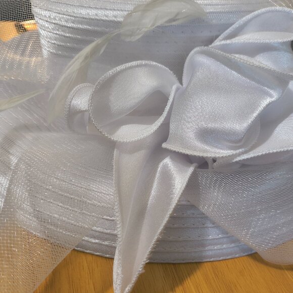 Women’s White Dress Hat | Church / Derby / Formal | One Size - Picture 2 of 5